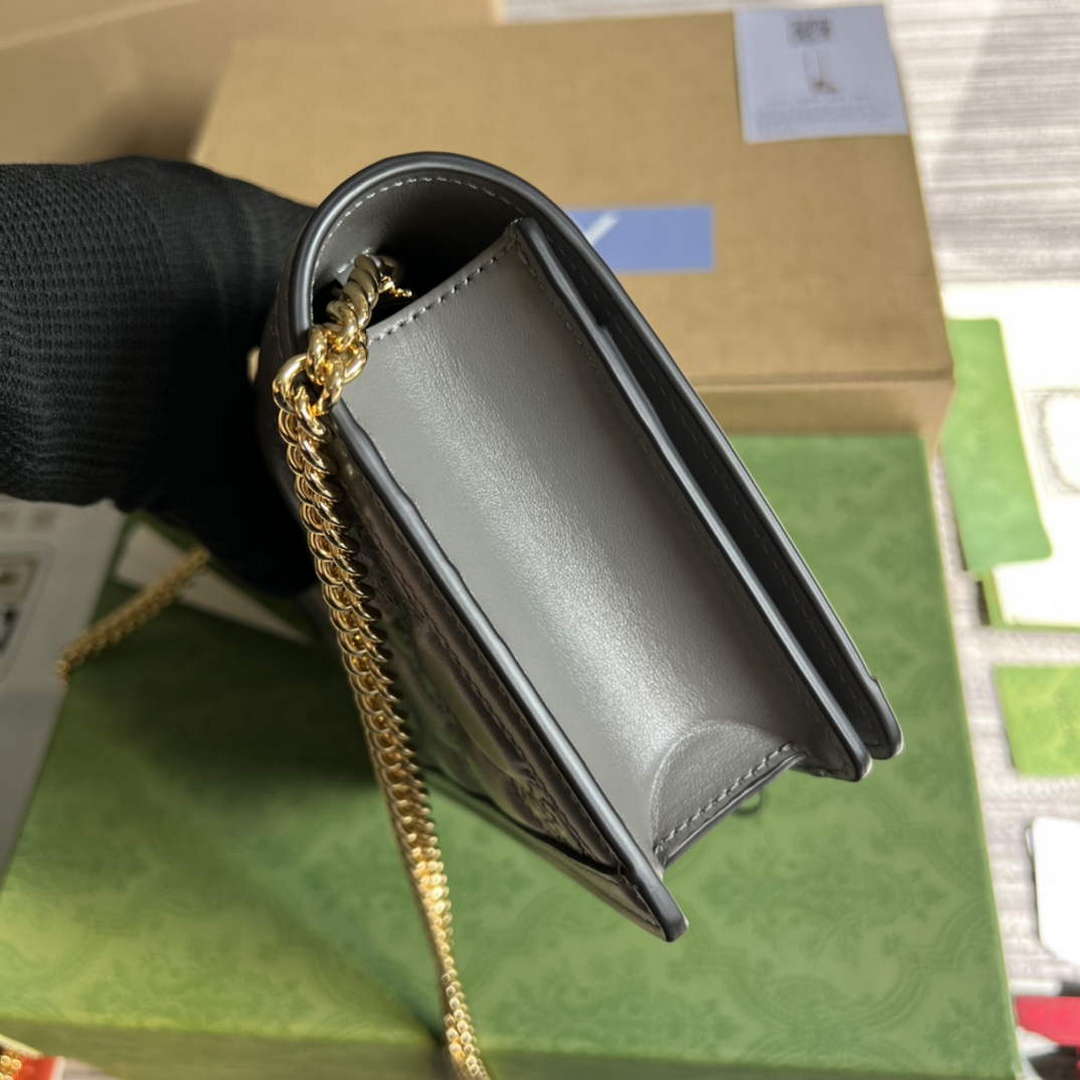 Gucci 723787 GG Matelass¨¦ Chain Wallet Grey