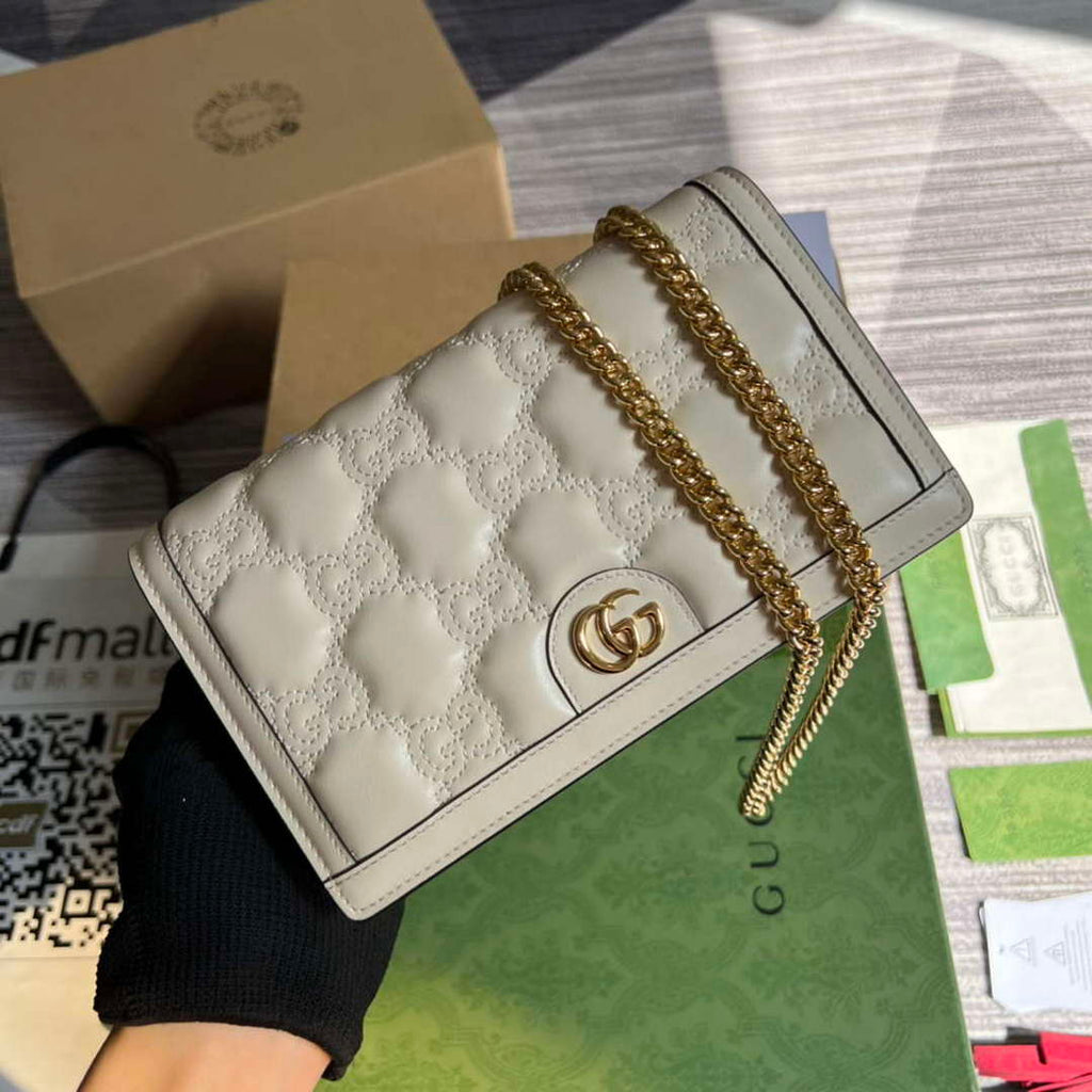 Gucci 723787 GG Matelass¨¦ Chain Wallet White