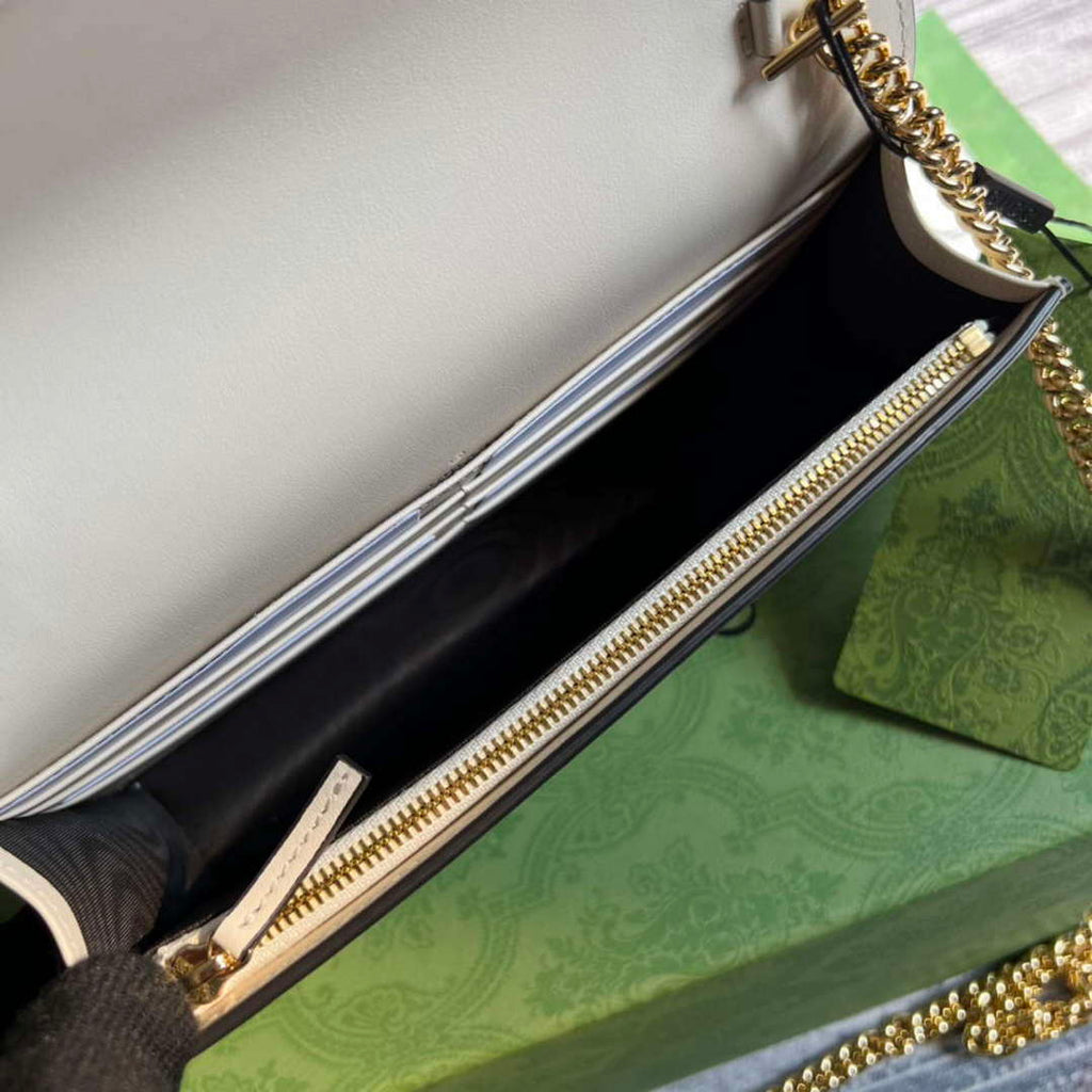 Gucci 723787 GG Matelass¨¦ Chain Wallet White