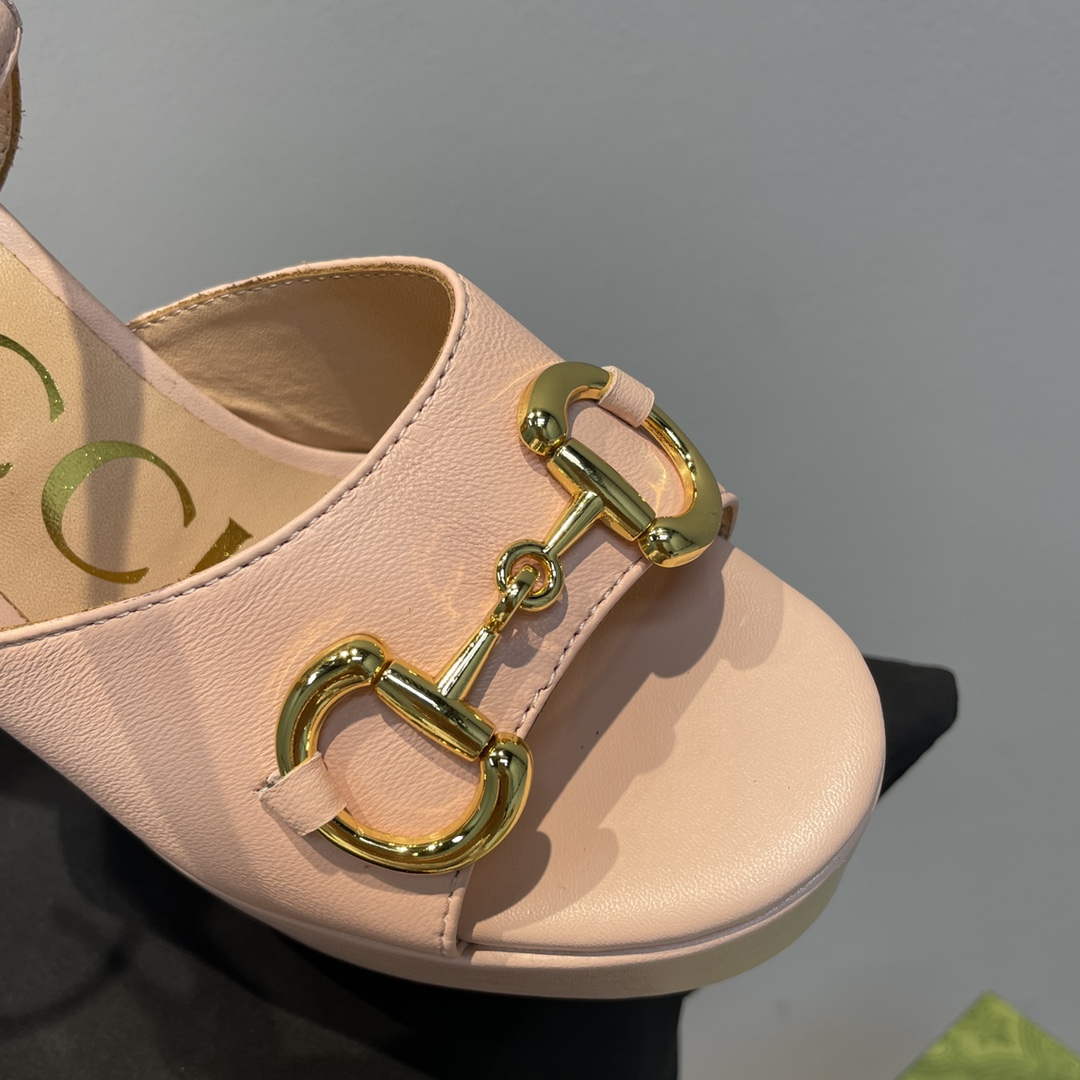 Gucci 723838 Women's high heel pump G66748