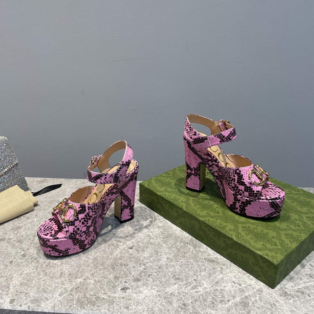 Gucci 723838 Women's python print high heel pump G66752