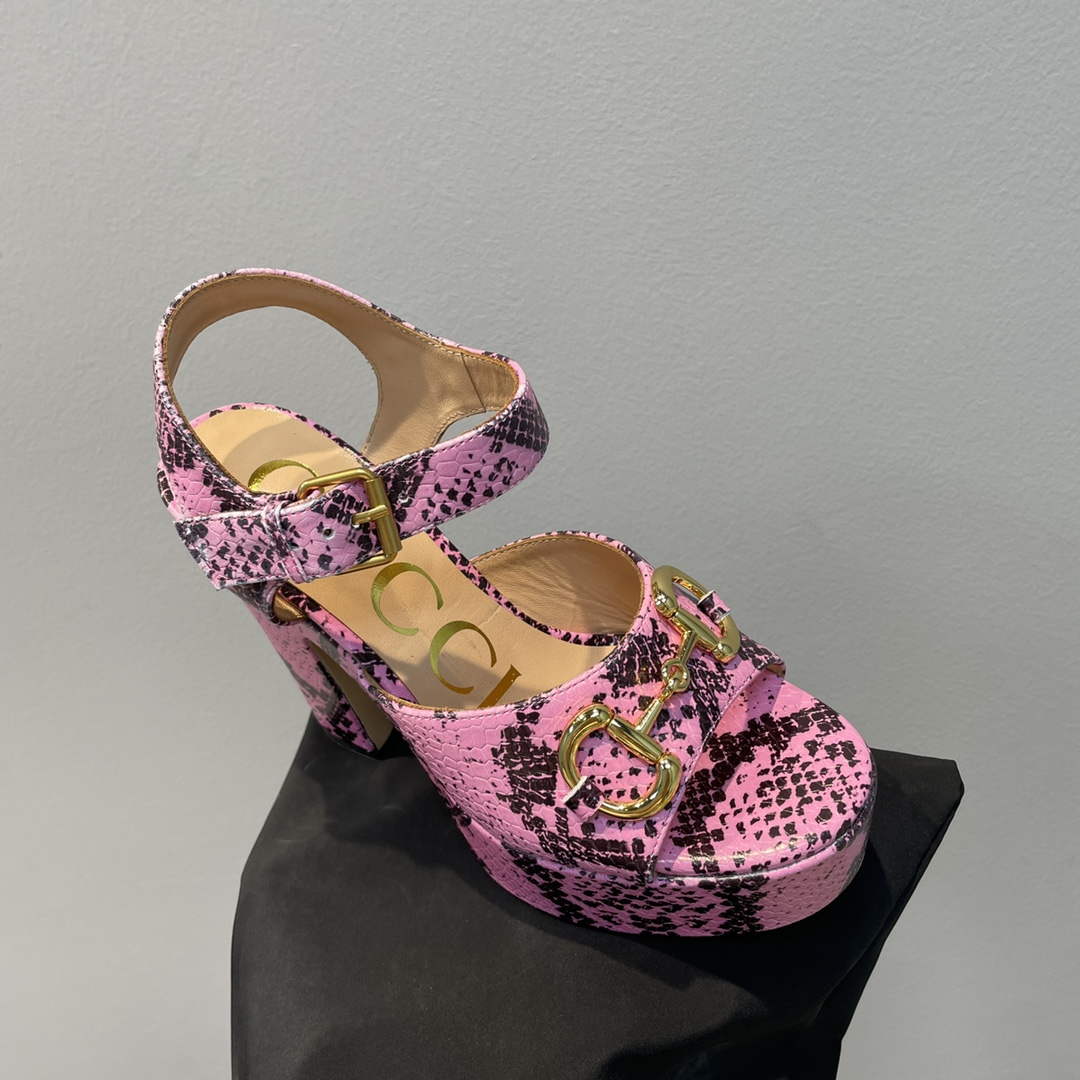 Gucci 723838 Women's python print high heel pump G66752