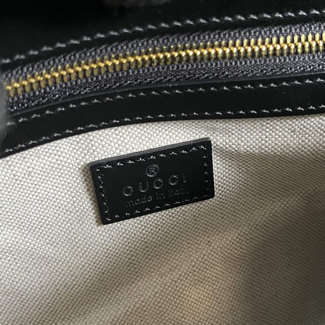 Gucci 724529 GG Matelass¨¦ Small Bag Black