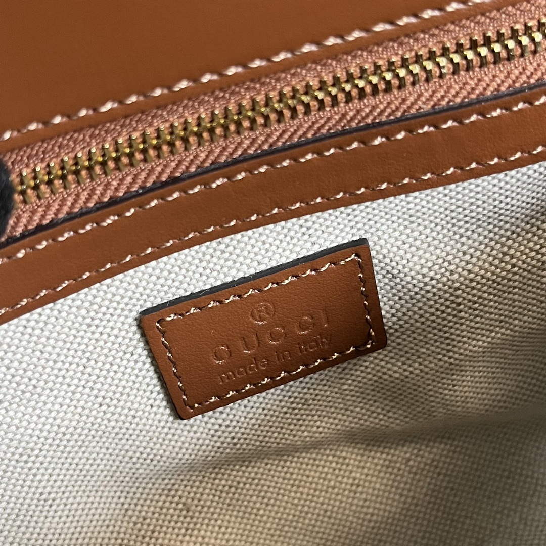 Gucci 724529 GG Matelass¨¦ Small Bag Brown