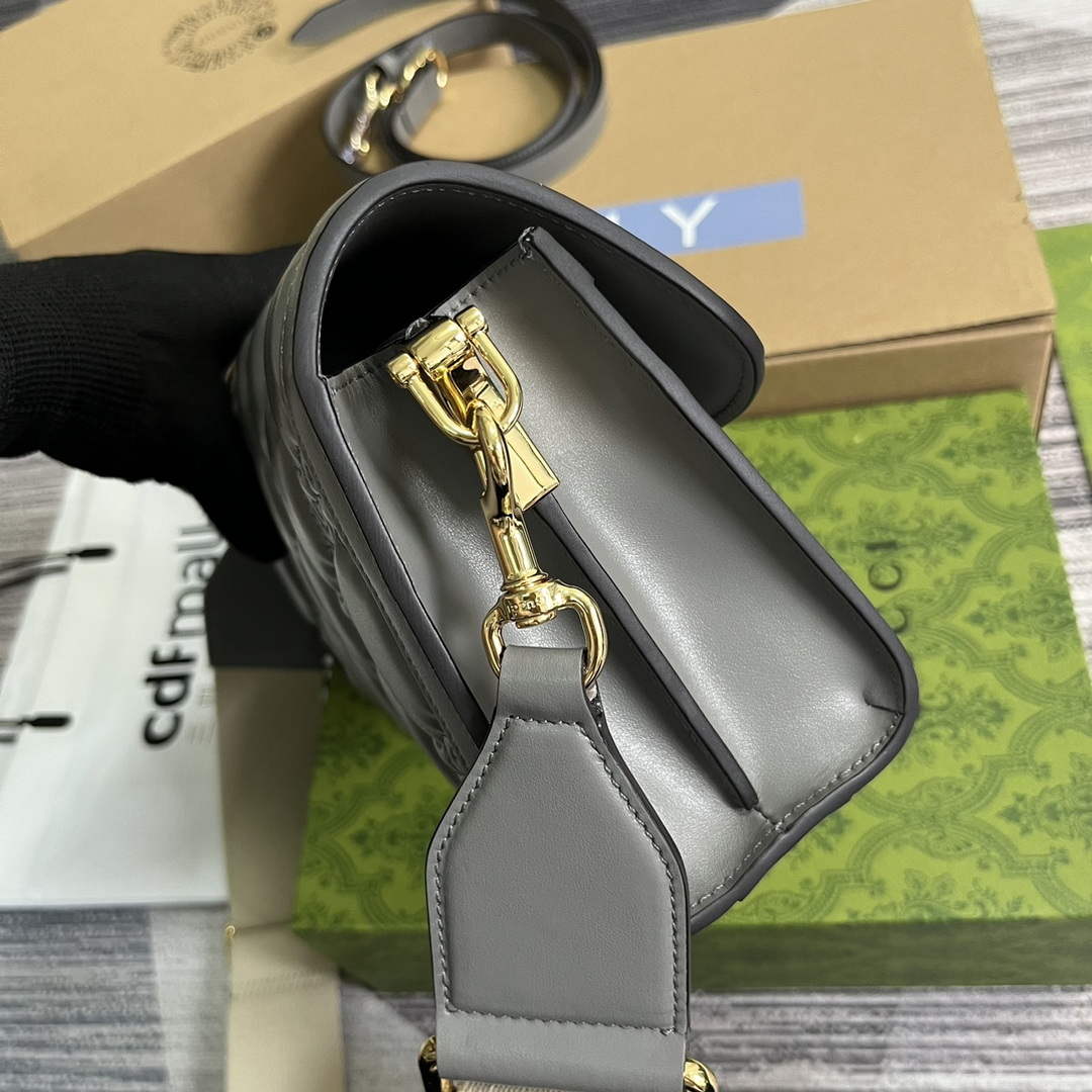 Gucci 724529 GG Matelass¨¦ Small Bag Light grey