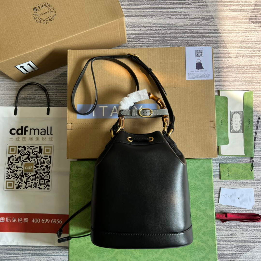 Gucci 724652 Diana Small Bucket Bag Black