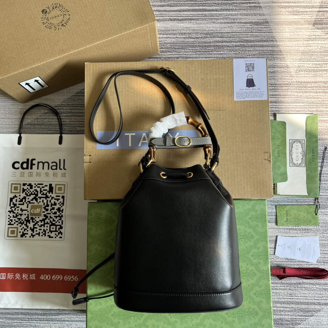 Gucci 724652 Diana Small Bucket Bag Black - Default Title - View 2
