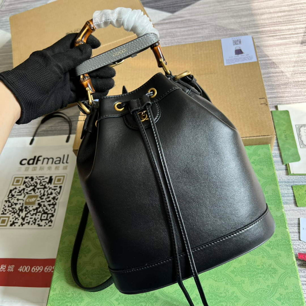 Gucci 724652 Diana Small Bucket Bag Black