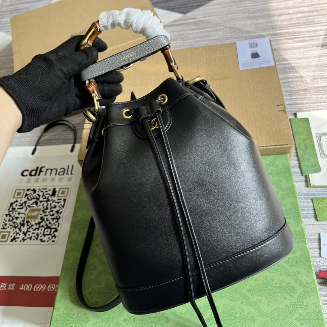 Gucci 724652 Diana Small Bucket Bag Black - Default Title - View 4