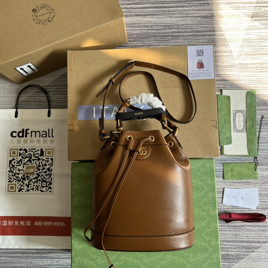 Gucci 724652 Diana Small Bucket Bag Brown - Default Title - View 1