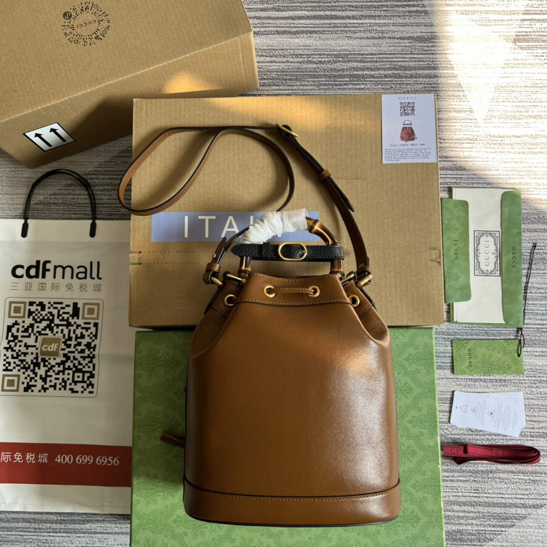 Gucci 724652 Diana Small Bucket Bag Brown
