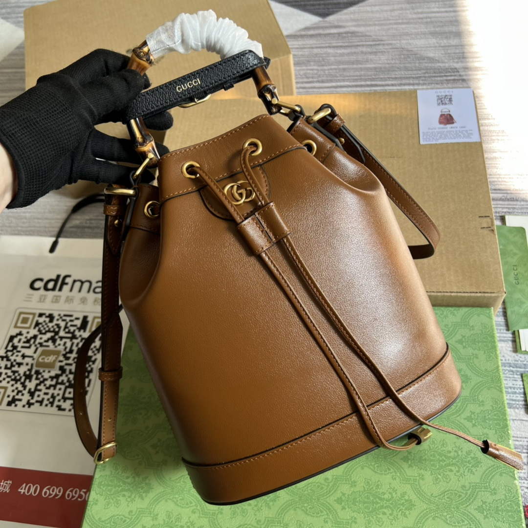 Gucci 724652 Diana Small Bucket Bag Brown