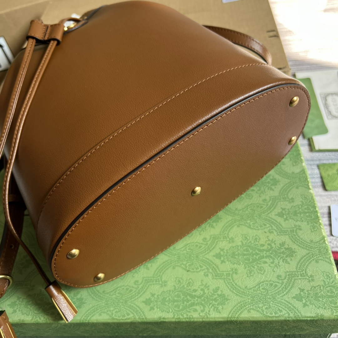 Gucci 724652 Diana Small Bucket Bag Brown