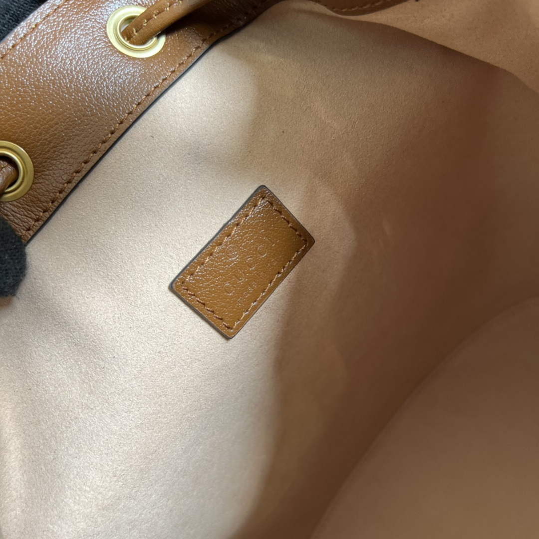 Gucci 724652 Diana Small Bucket Bag Brown