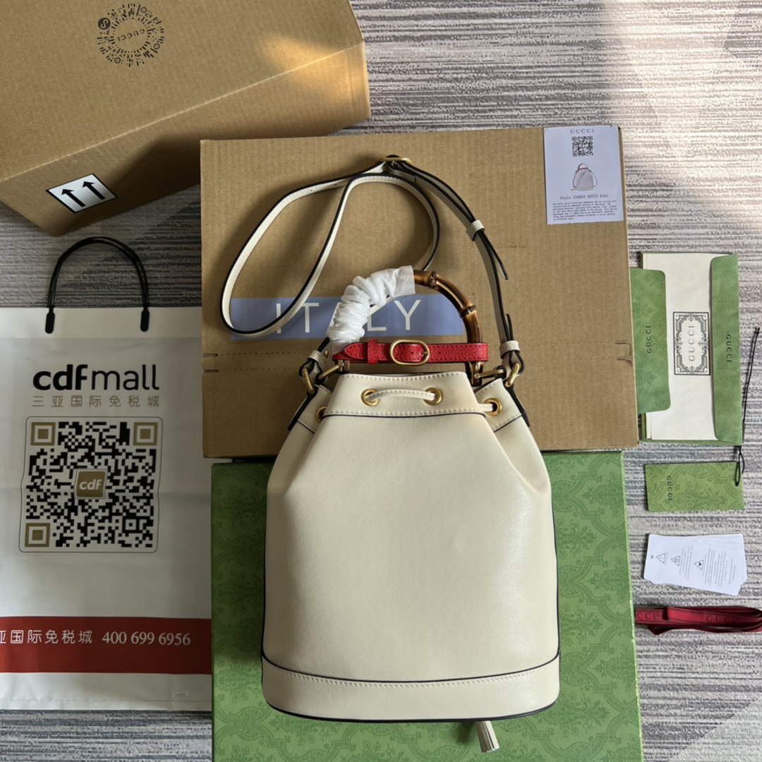 Gucci 724652 Diana Small Bucket Bag White - Default Title - View 2
