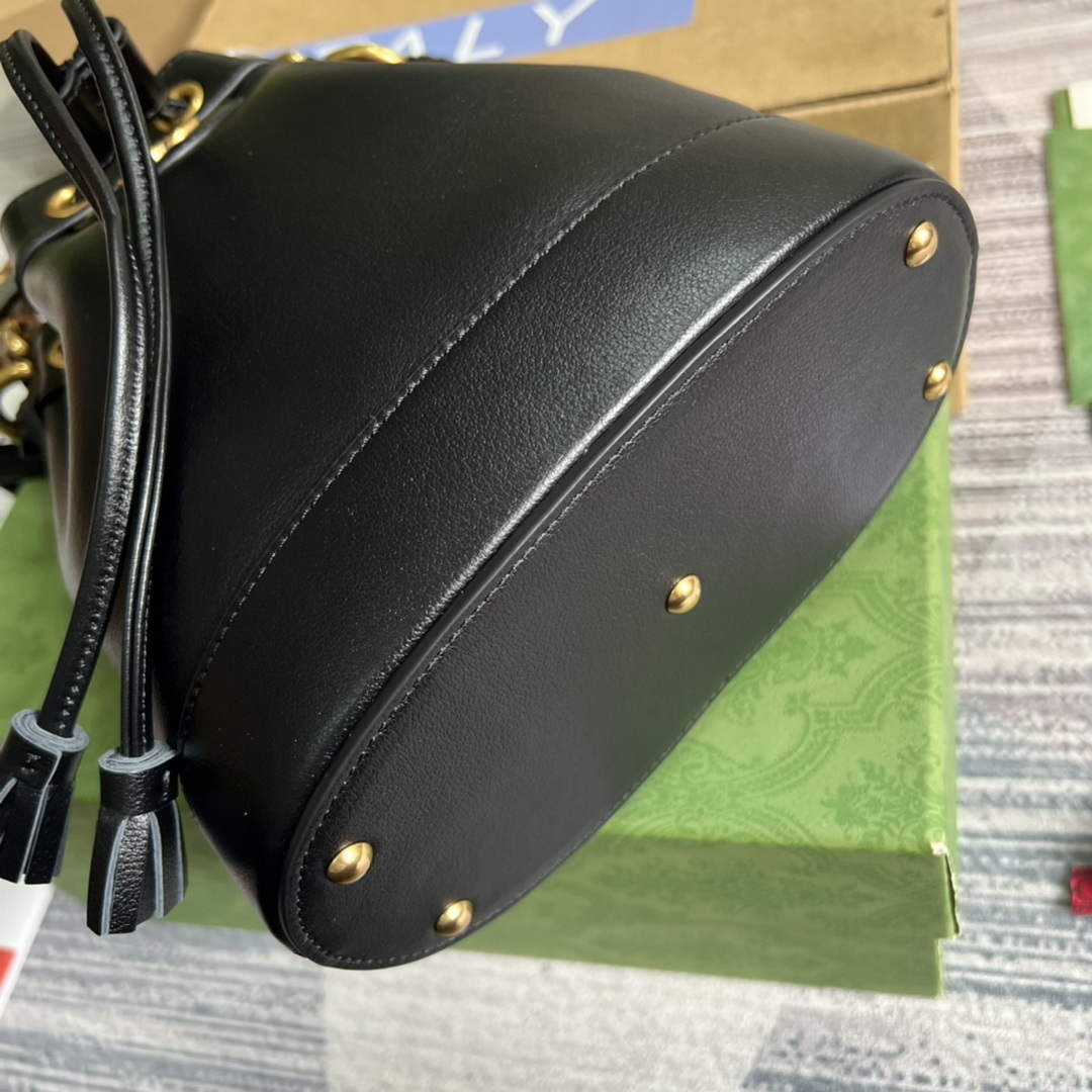 Gucci 724667 Diana Mini Bucket Bag Black