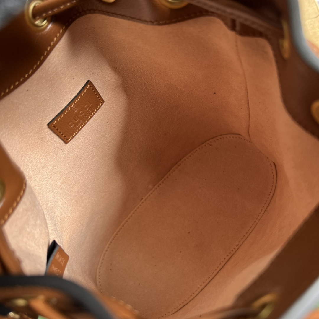 Gucci 724667 Diana Mini Bucket Bag Brown