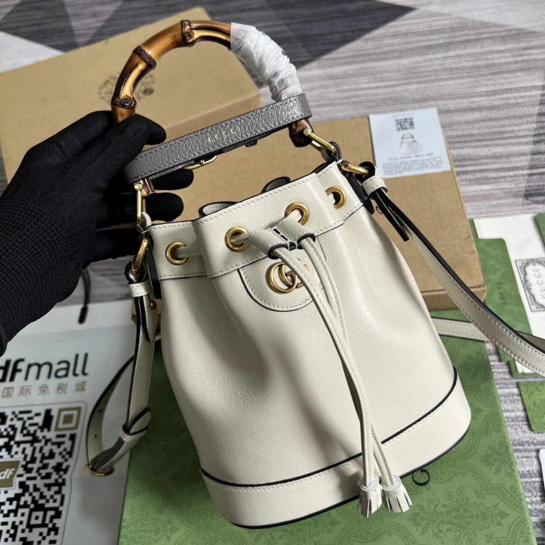 Gucci 724667 Diana Mini Bucket Bag White - Default Title - View 4