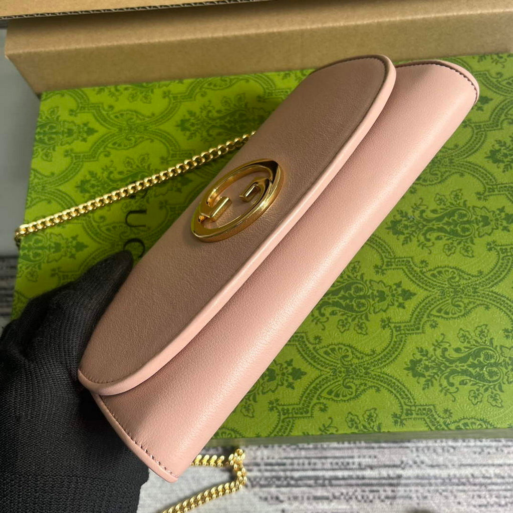Gucci 725215 Gucci Blondie continental chain wallet Light pink