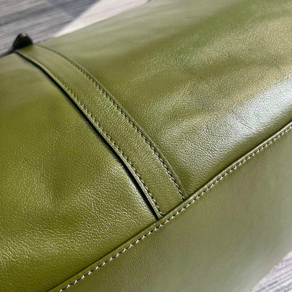 Gucci 725683 Large Tote Bag With Tonal Double G Forest green