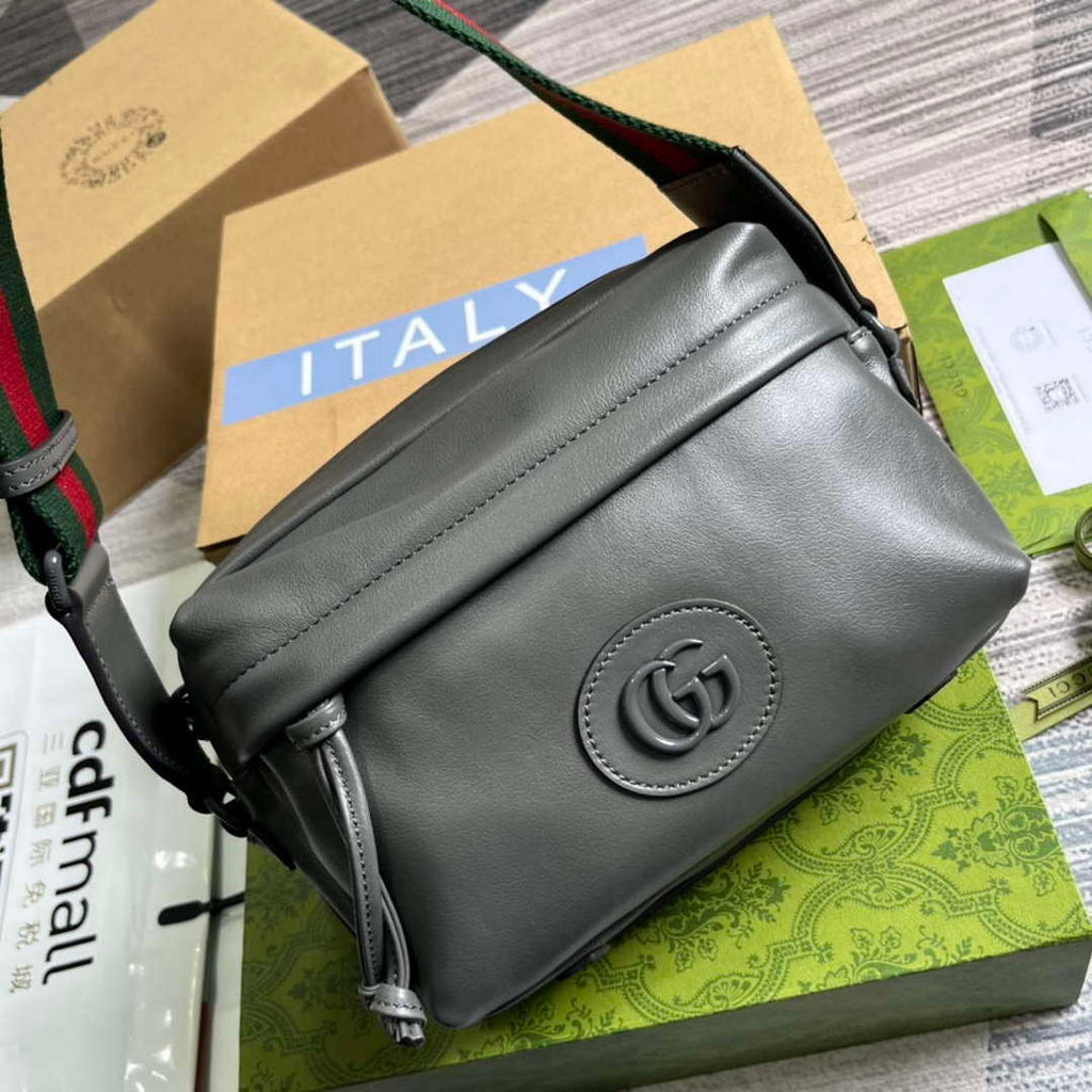 Gucci 725696 Shoulder bag with tonal Double G Gray