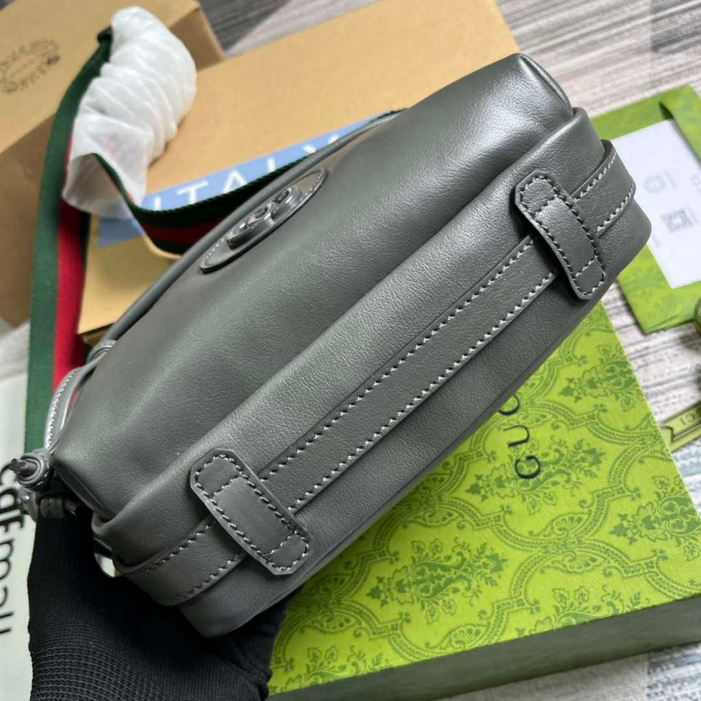Gucci 725696 Shoulder bag with tonal Double G Gray