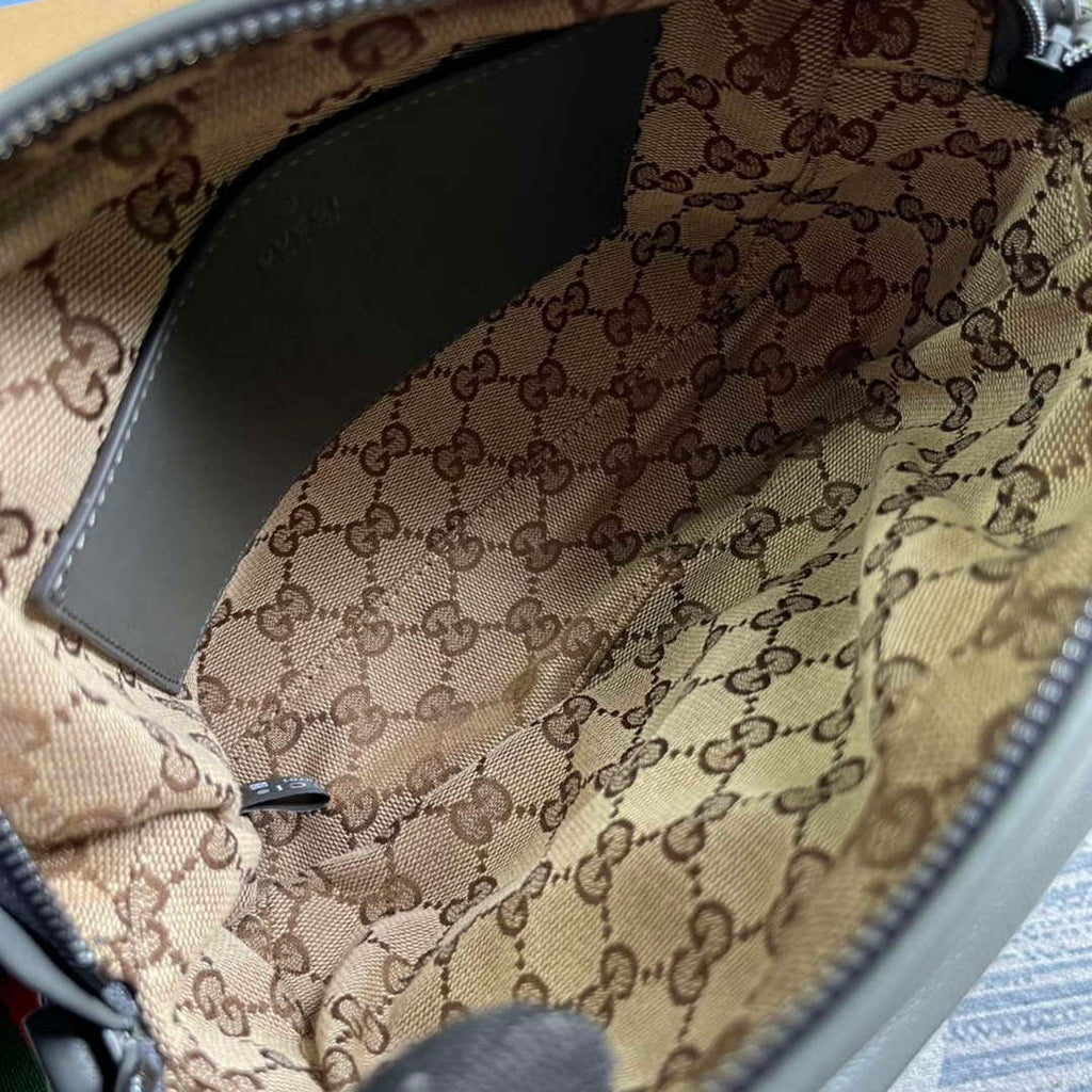Gucci 725696 Shoulder bag with tonal Double G Gray