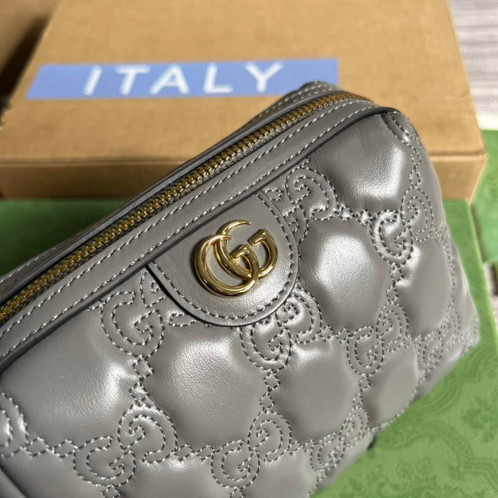 Gucci 726047 GG Matelass¨¦ Beauty Case Grey