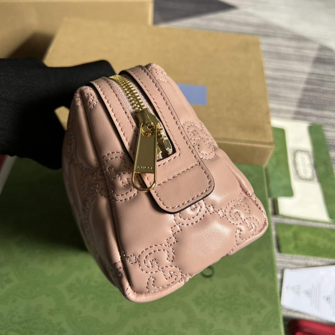 Gucci 726047 GG Matelass¨¦ Beauty Case Pink