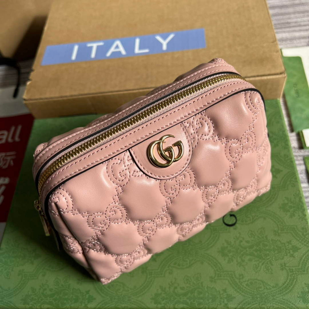 Gucci 726047 GG Matelass¨¦ Beauty Case Pink