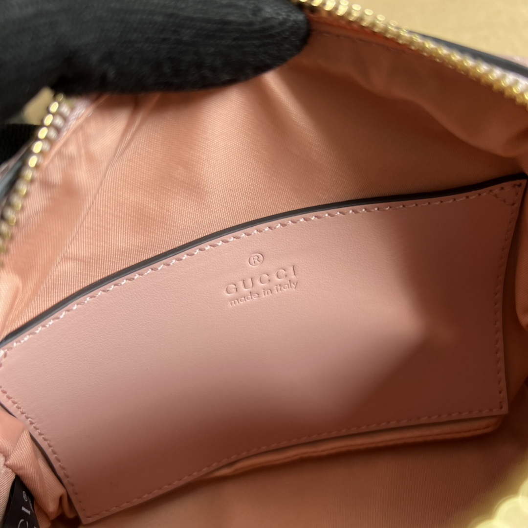 Gucci 726047 GG Matelass¨¦ Beauty Case Pink