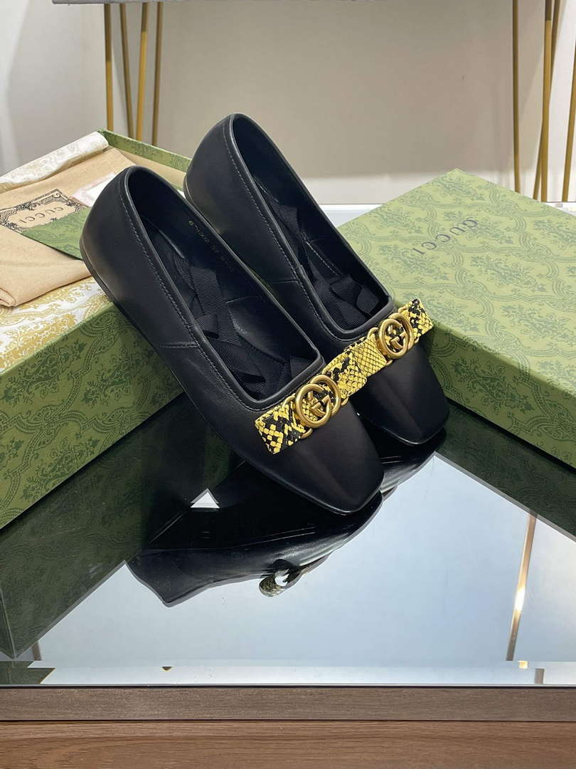 Gucci 726052 Women's Interlocking G Ballet Flat G38269