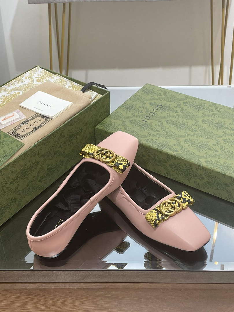 Gucci 726052 Women's Interlocking G Ballet Flat G38271