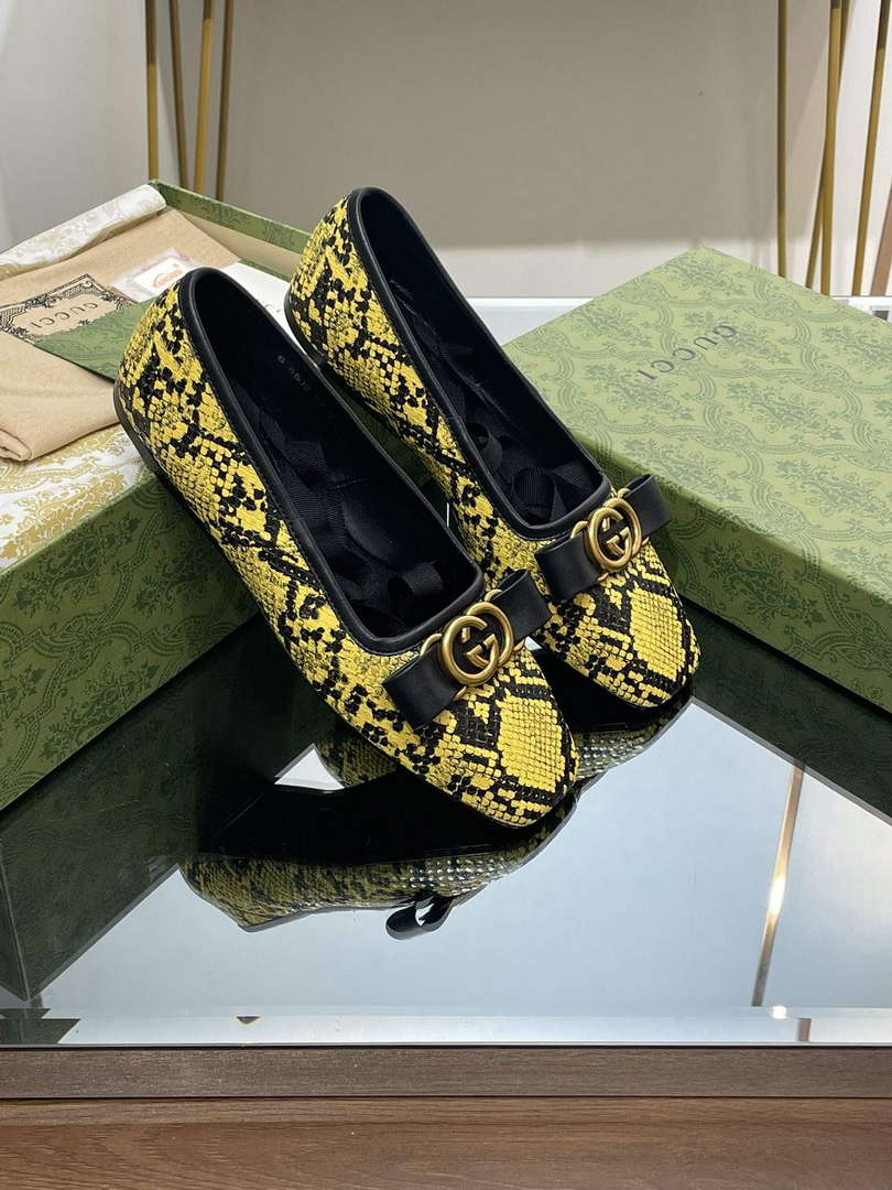 Gucci 726052 Women's Interlocking G Ballet Flat G38272 - US 4=Euro 35 - View 2
