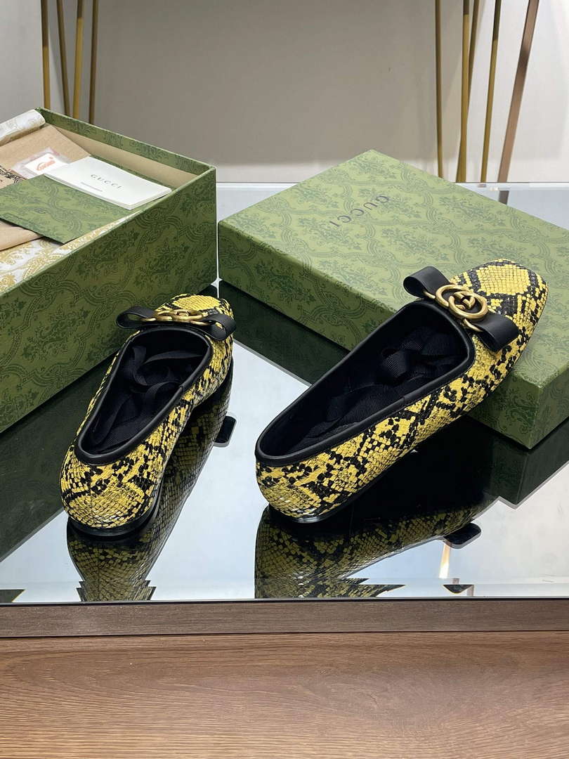 Gucci 726052 Women's Interlocking G Ballet Flat G38272