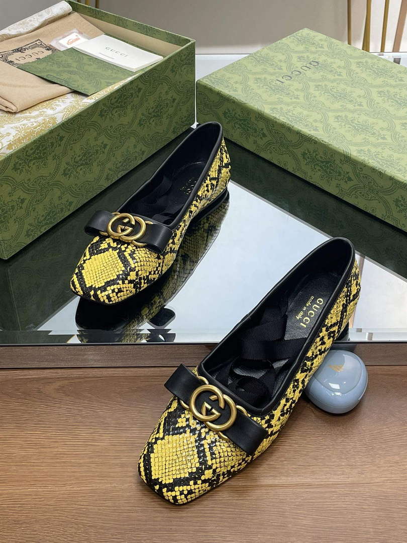 Gucci 726052 Women's Interlocking G Ballet Flat G38272