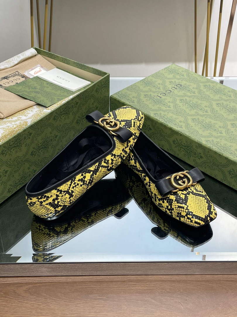 Gucci 726052 Women's Interlocking G Ballet Flat G38272