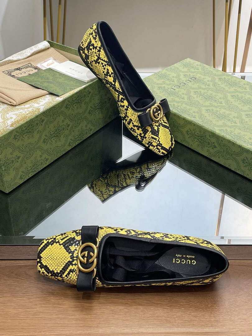 Gucci 726052 Women's Interlocking G Ballet Flat G38272