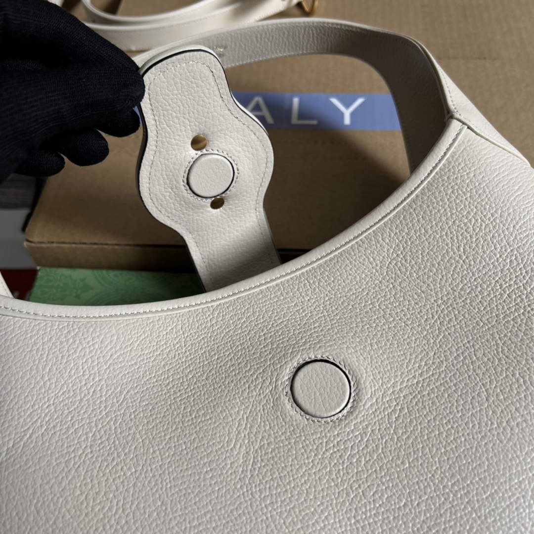 Gucci 726274 Aphrodite Medium Shoulder Bag White