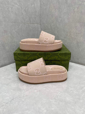 Gucci 730043 Women's jumbo GG platform slide sandal G82366 - 35 - View 1