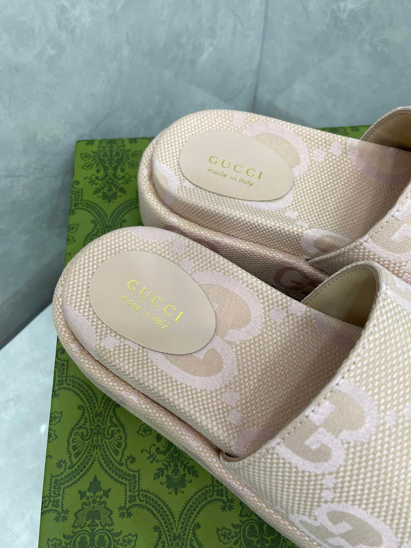 Gucci 730043 Women's jumbo GG platform slide sandal G82366