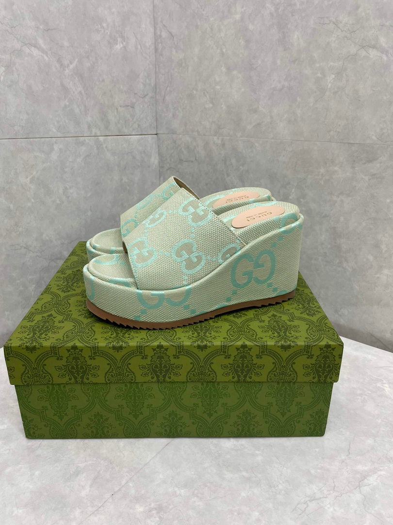 Gucci 730047 Women's jumbo GG platform slide sandal G82365 - 35 - View 3