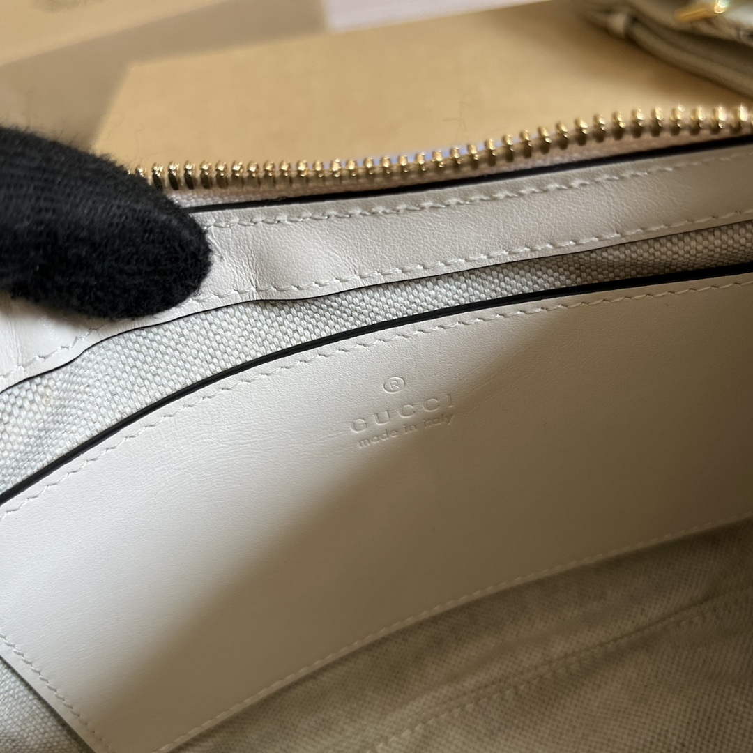Gucci 735049 GG Matelass¨¦ Handbag White
