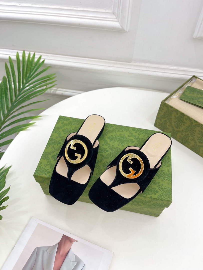 Gucci 739048 Women's Gucci Blondie Thong Sandal G66775