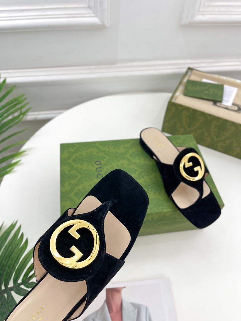 Gucci 739048 Women's Gucci Blondie Thong Sandal G66775