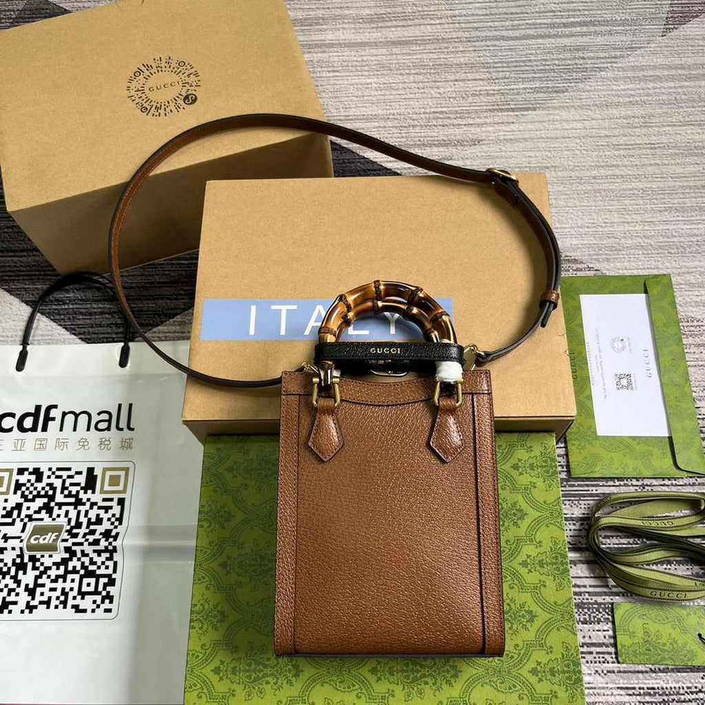 Gucci 739079 Diana Mini Tote Bag Cuir leather