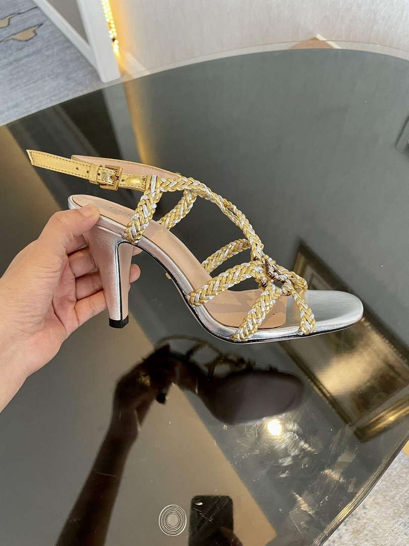 Gucci 739098 Women's crystal Interlocking G sandal G56300