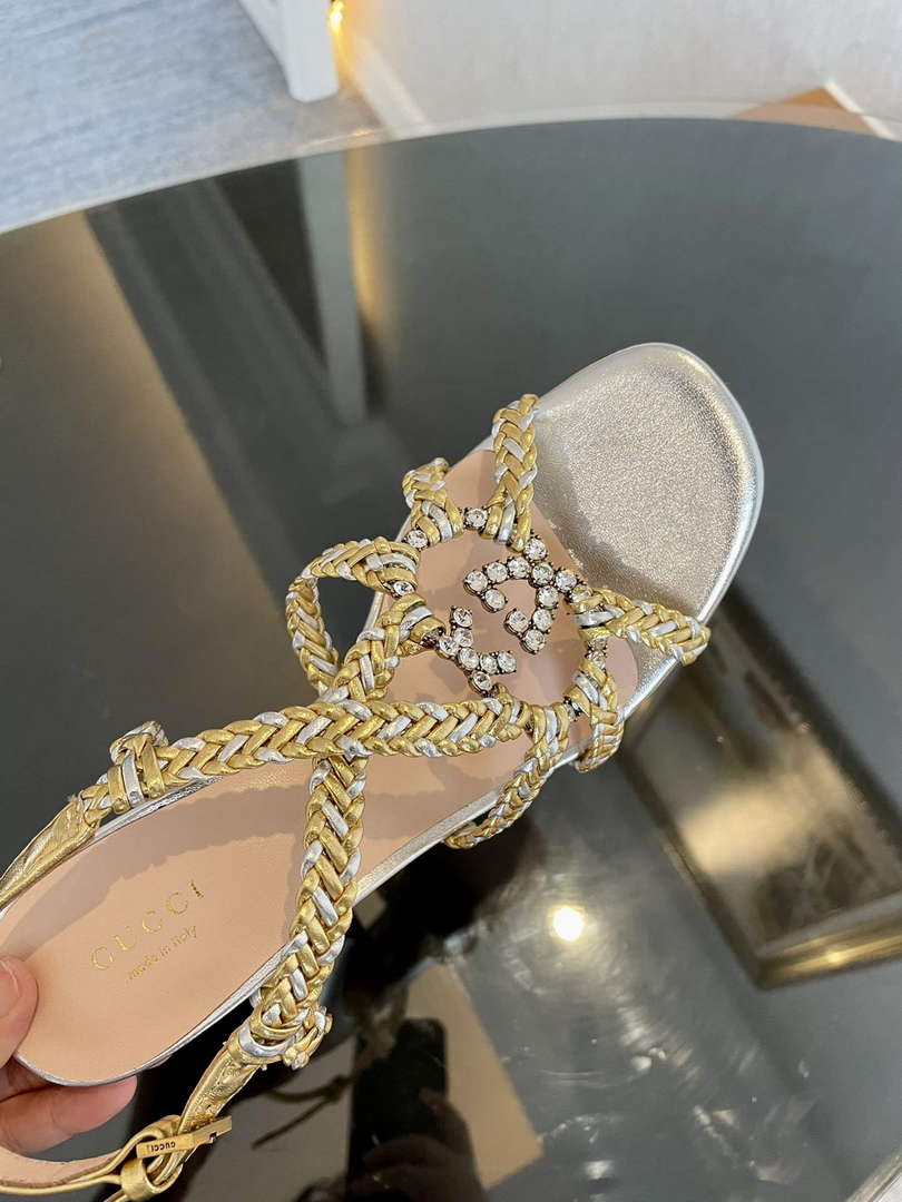 Gucci 739098 Women's crystal Interlocking G sandal G56300