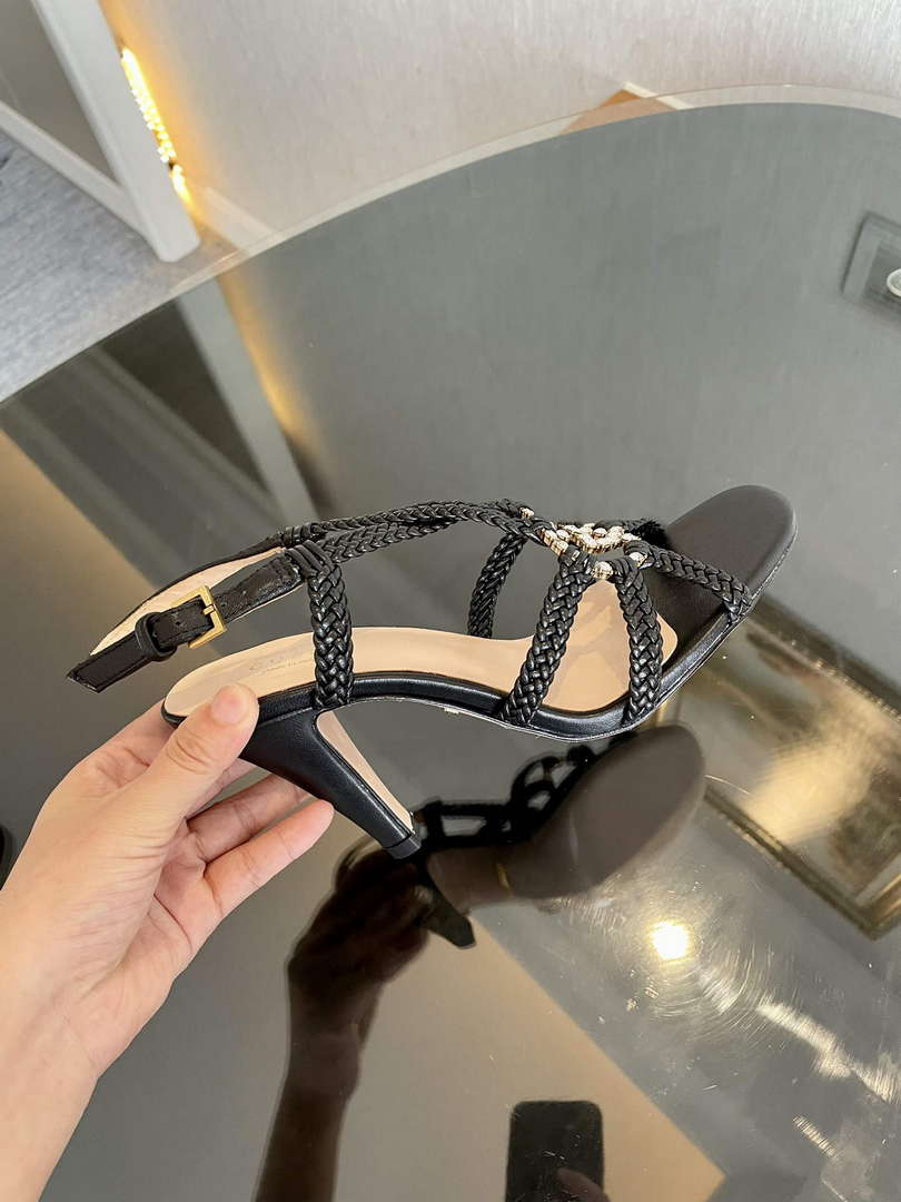 Gucci 739098 Women's crystal Interlocking G sandal G56301 - 35 - View 6