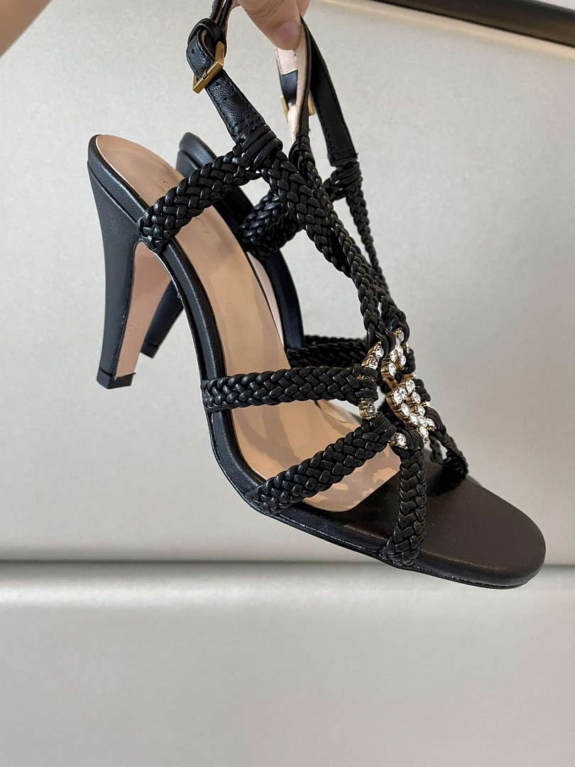 Gucci 739098 Women's crystal Interlocking G sandal G56301